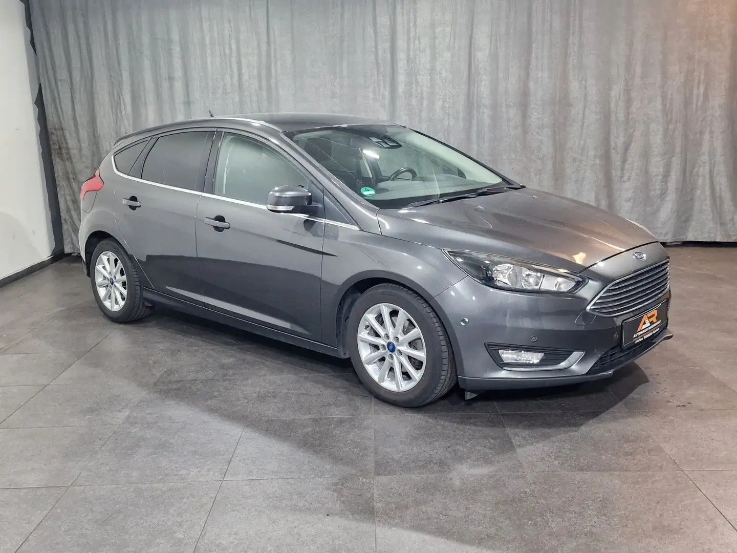 Ford Focus Lim. Titanium+1 Jahr Garantie Gris - 2