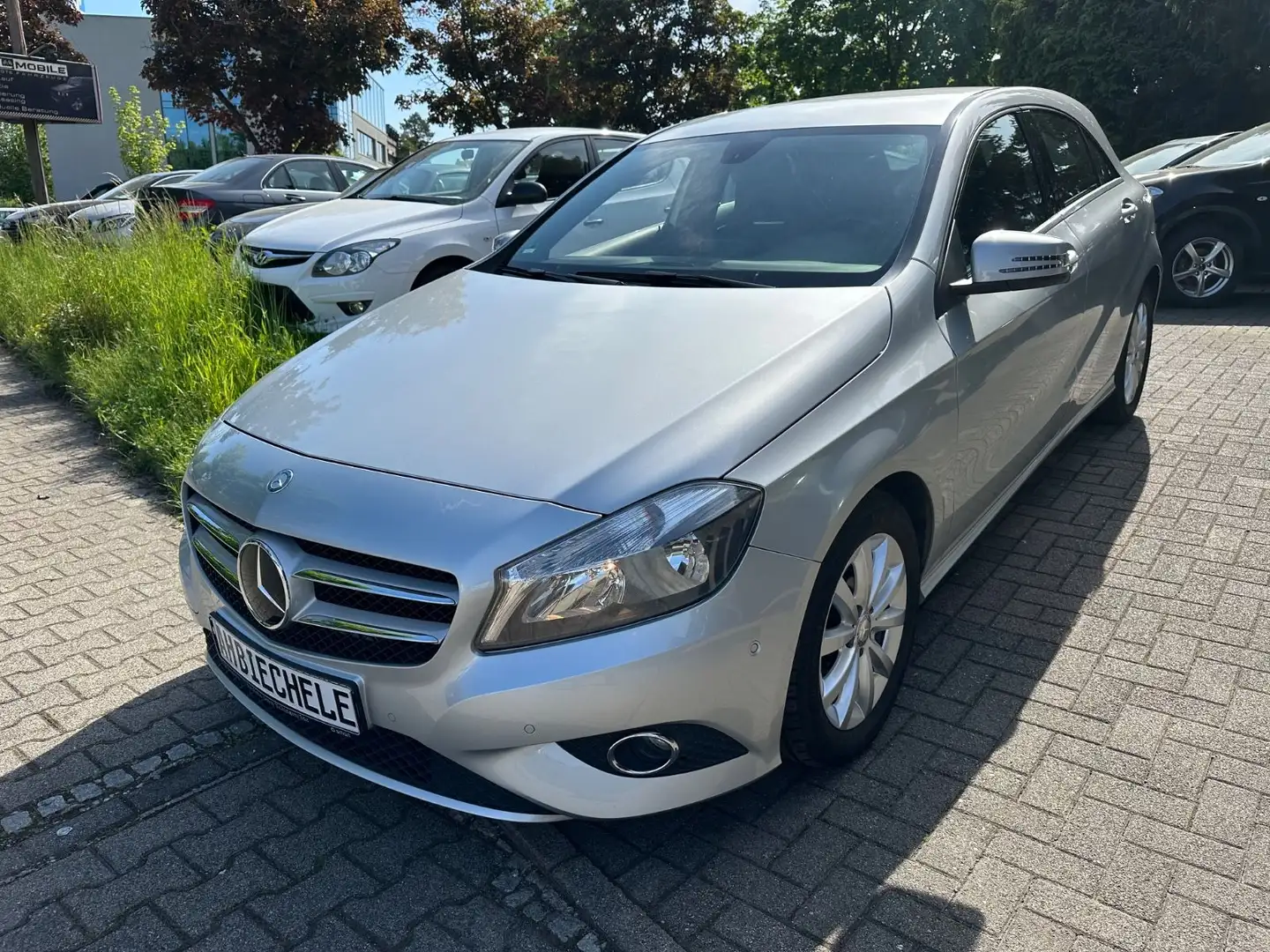 Mercedes-Benz A 180 A -Klasse BlueEfficAutom Style Kamera Navi Silber - 2