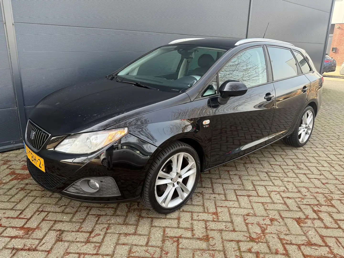 SEAT Ibiza ST 1.2 TSI Sport/Automaat/Airco/cruise/bleutooth/s Schwarz - 2