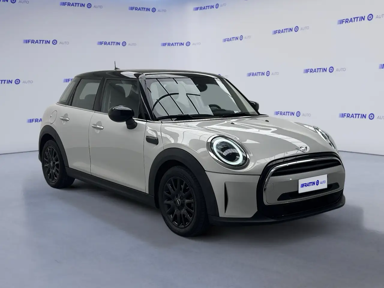 MINI Cooper 1.5 Cooper Classic 5 porte 2