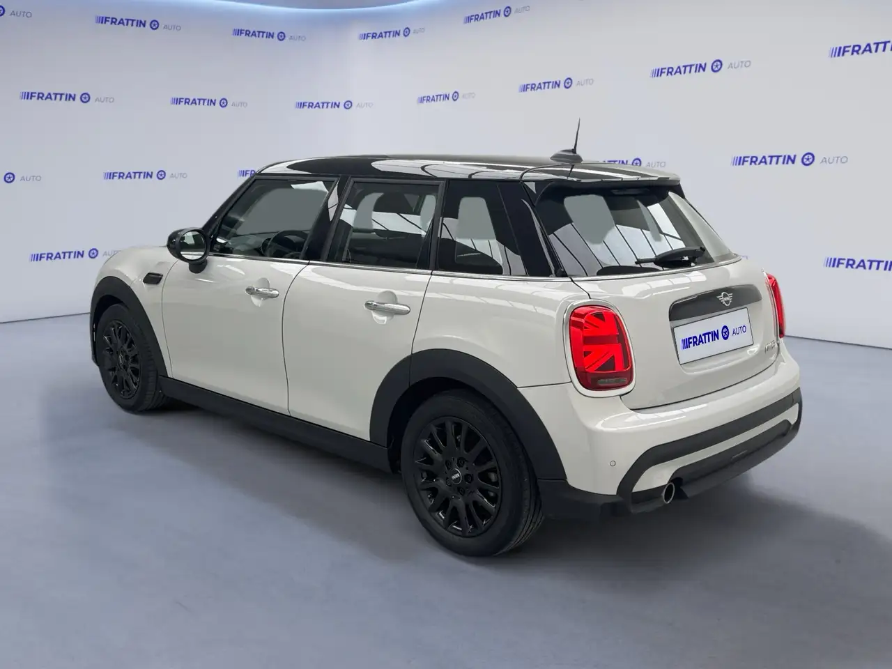 MINI Cooper 1.5 Cooper Classic 5 porte 3