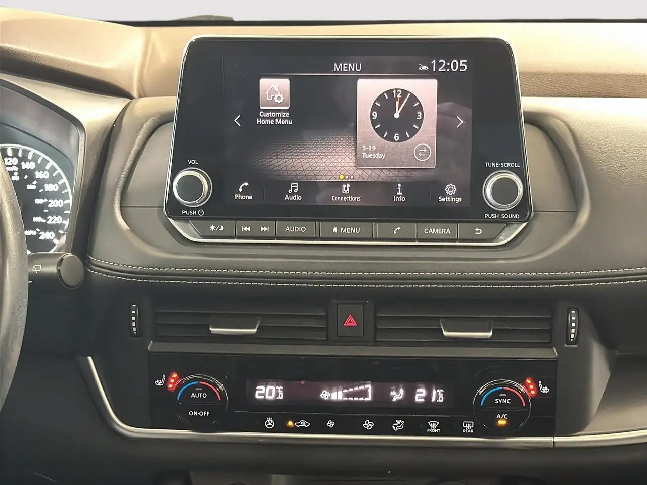 Nissan Rogue снимка Nissan Rogue