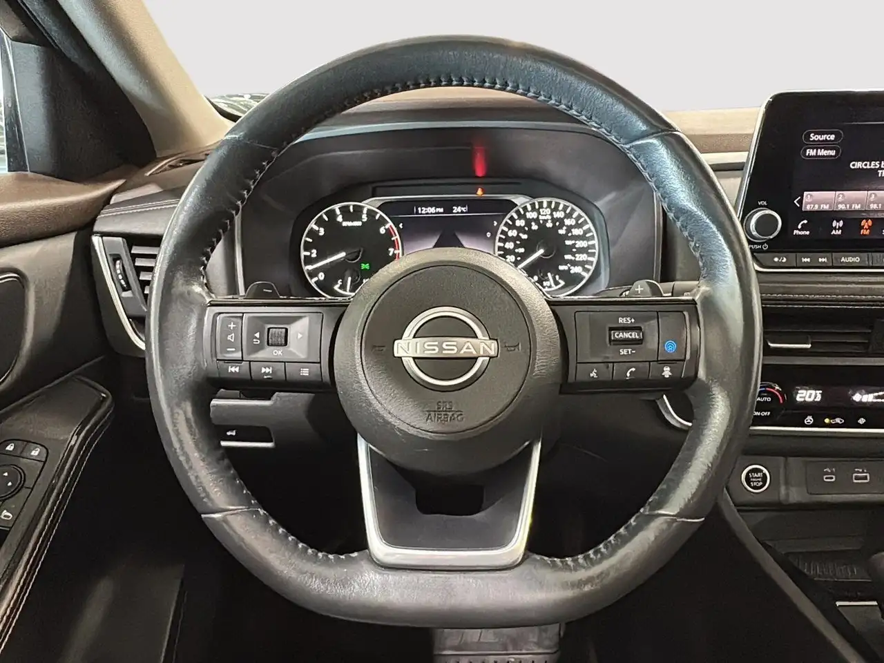 Nissan Rogue снимка Nissan Rogue
