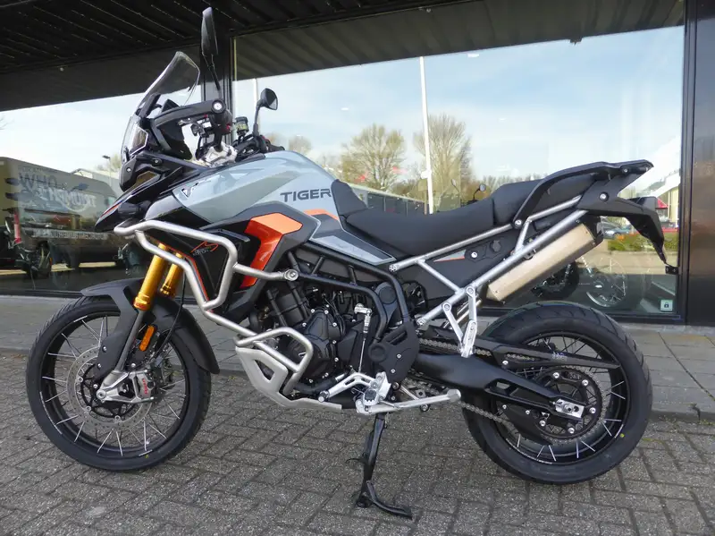Triumph Tiger 900 - foto 8