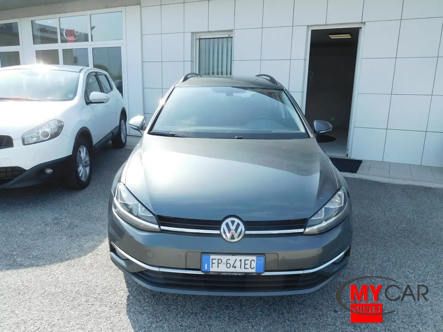 Volkswagen Golf Variant Golf Variant 1.6 TDI 115cv Business BlueMotion Tec Grigio - 2