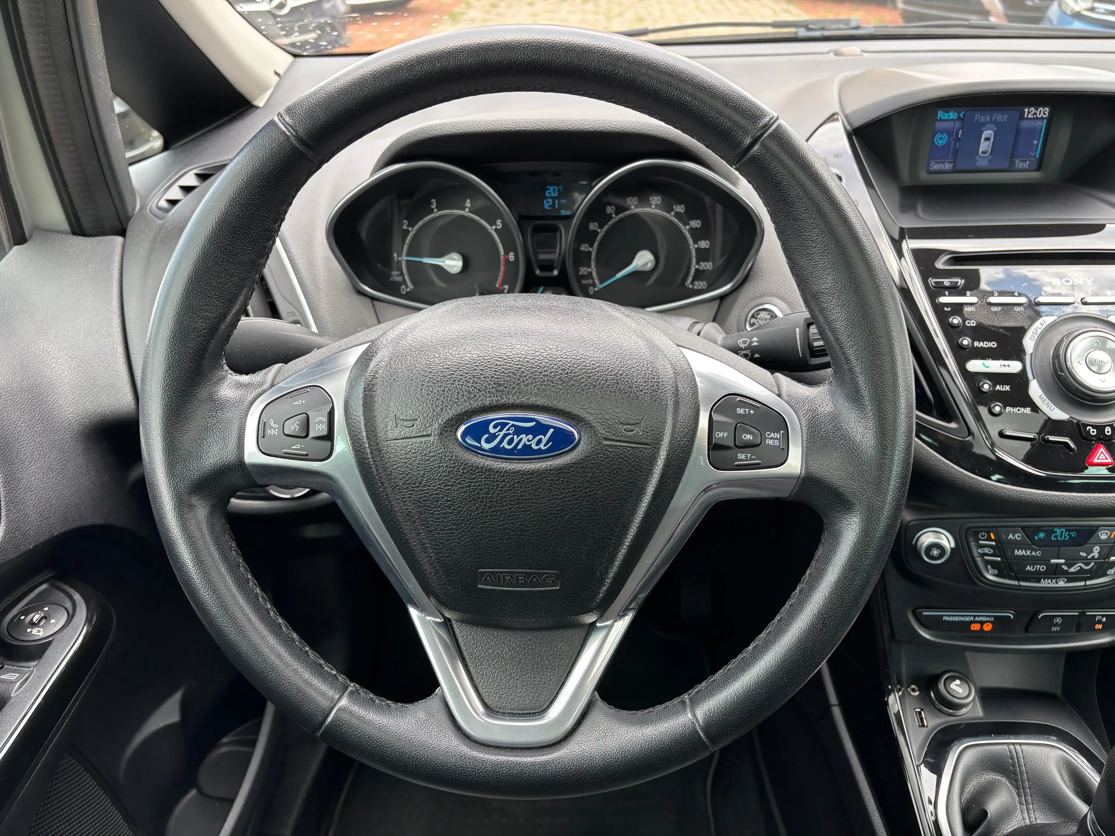 Ford B-Max Titanium/Panorama/ALU/SHZ/Keyfree — photo 13
