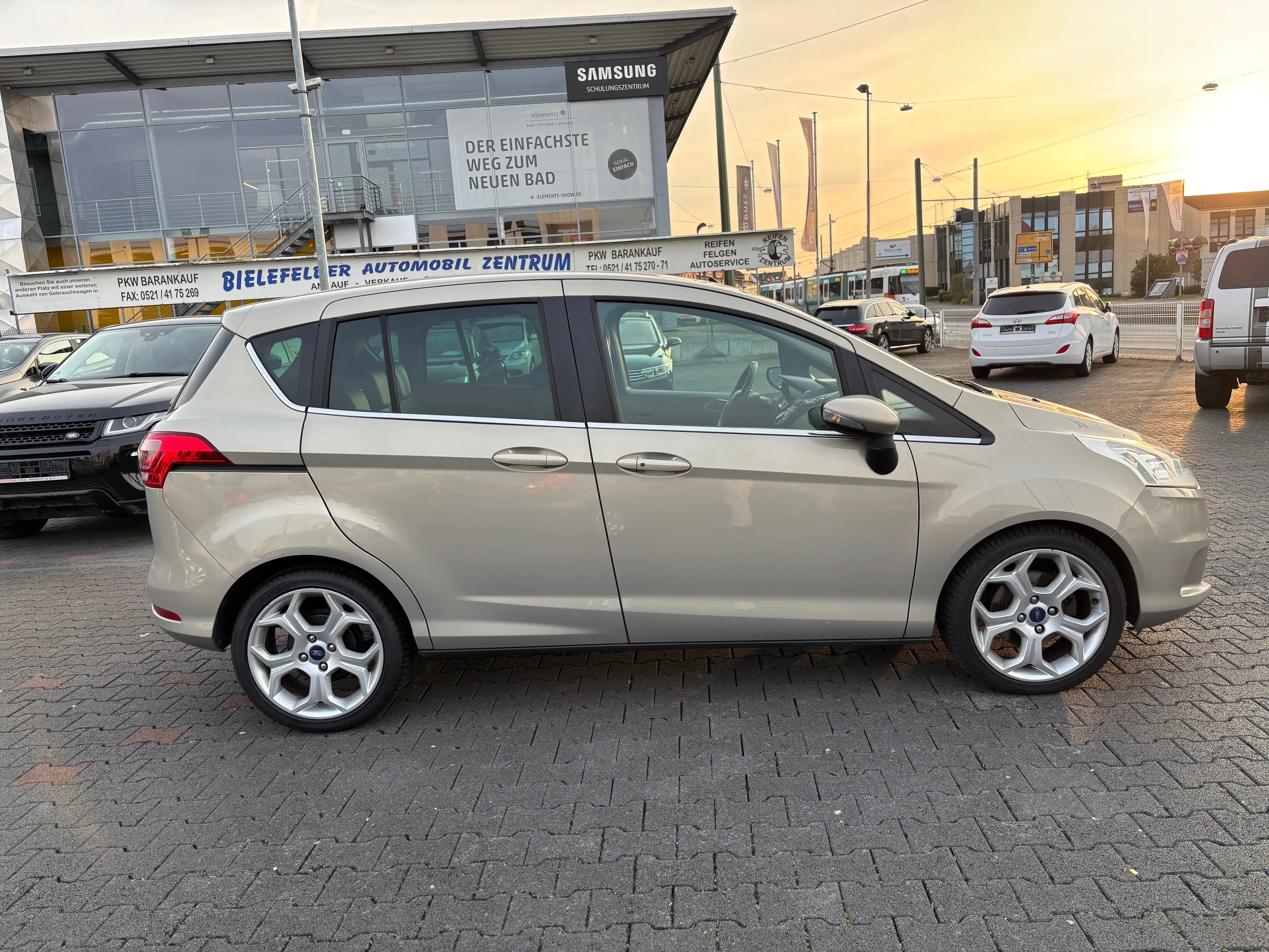 Ford B-Max Titanium/Panorama/ALU/SHZ/Keyfree — photo 7