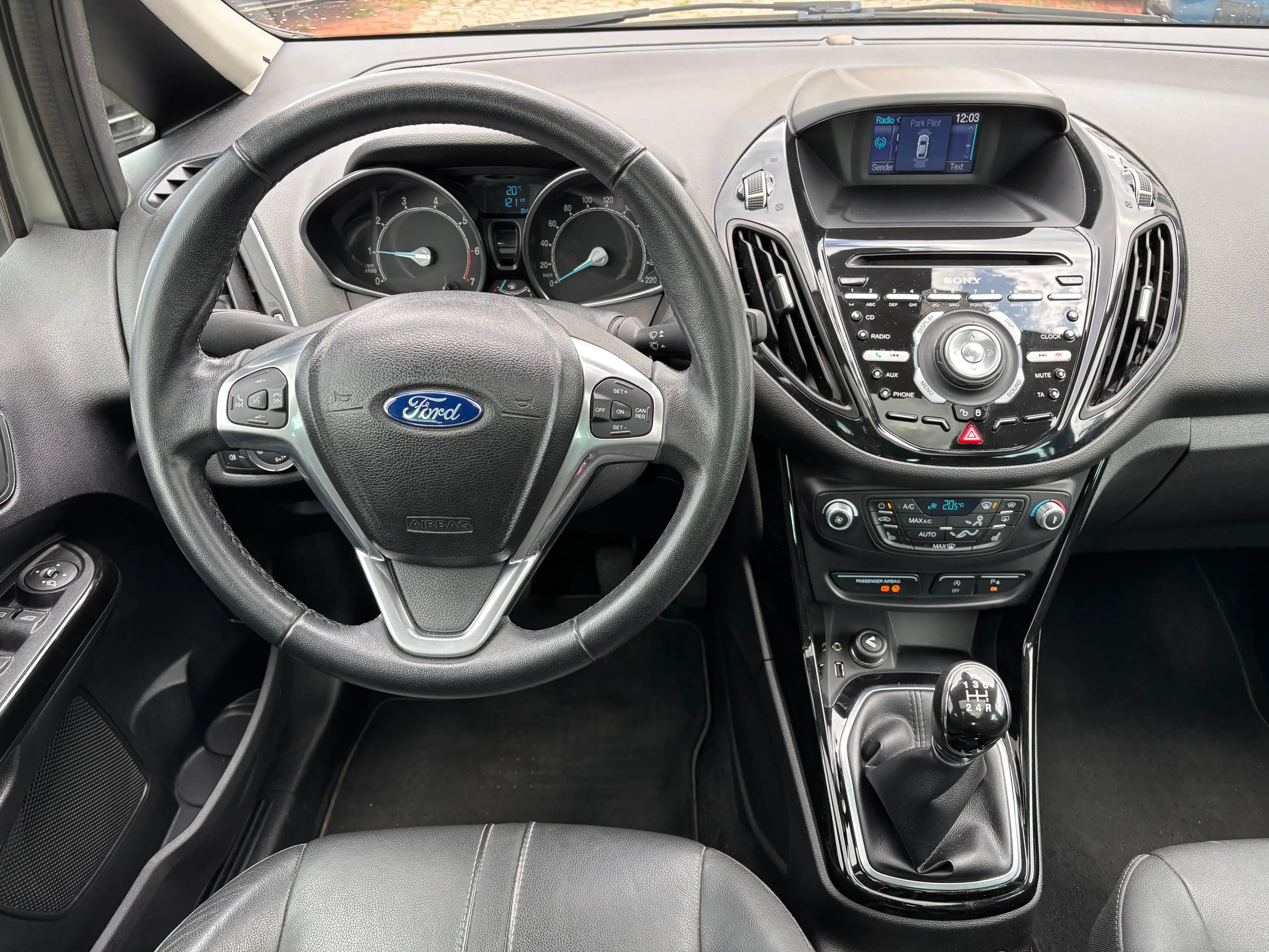 Ford B-Max Titanium/Panorama/ALU/SHZ/Keyfree — photo 12