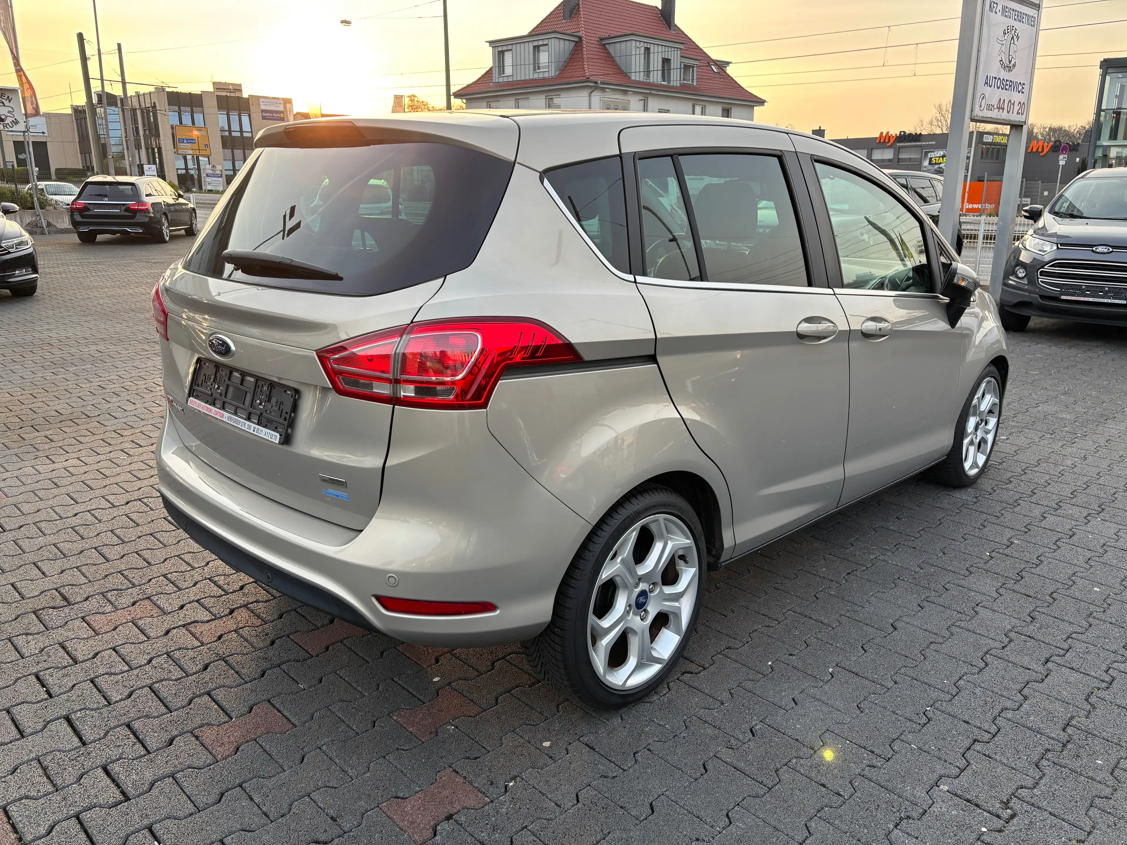 Ford B-Max Titanium/Panorama/ALU/SHZ/Keyfree — photo 4