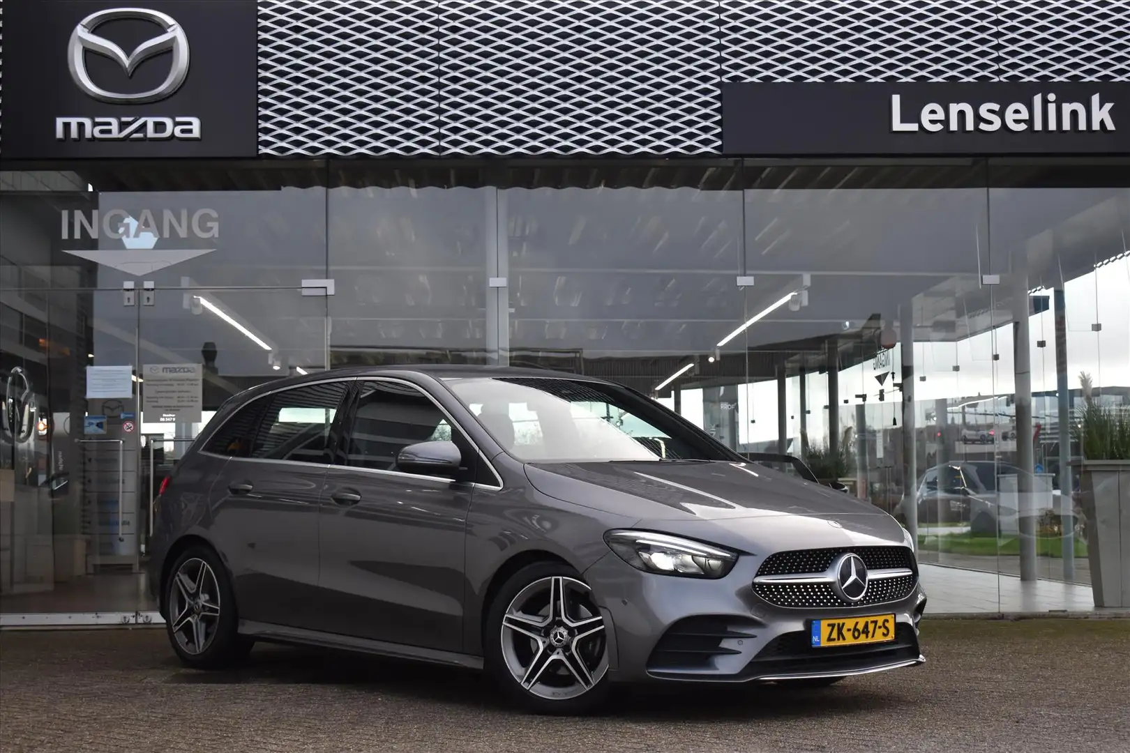 Mercedes-Benz B 180 B180 Business Solution AMG | Incl. 1 jaar garantie Gris - 2