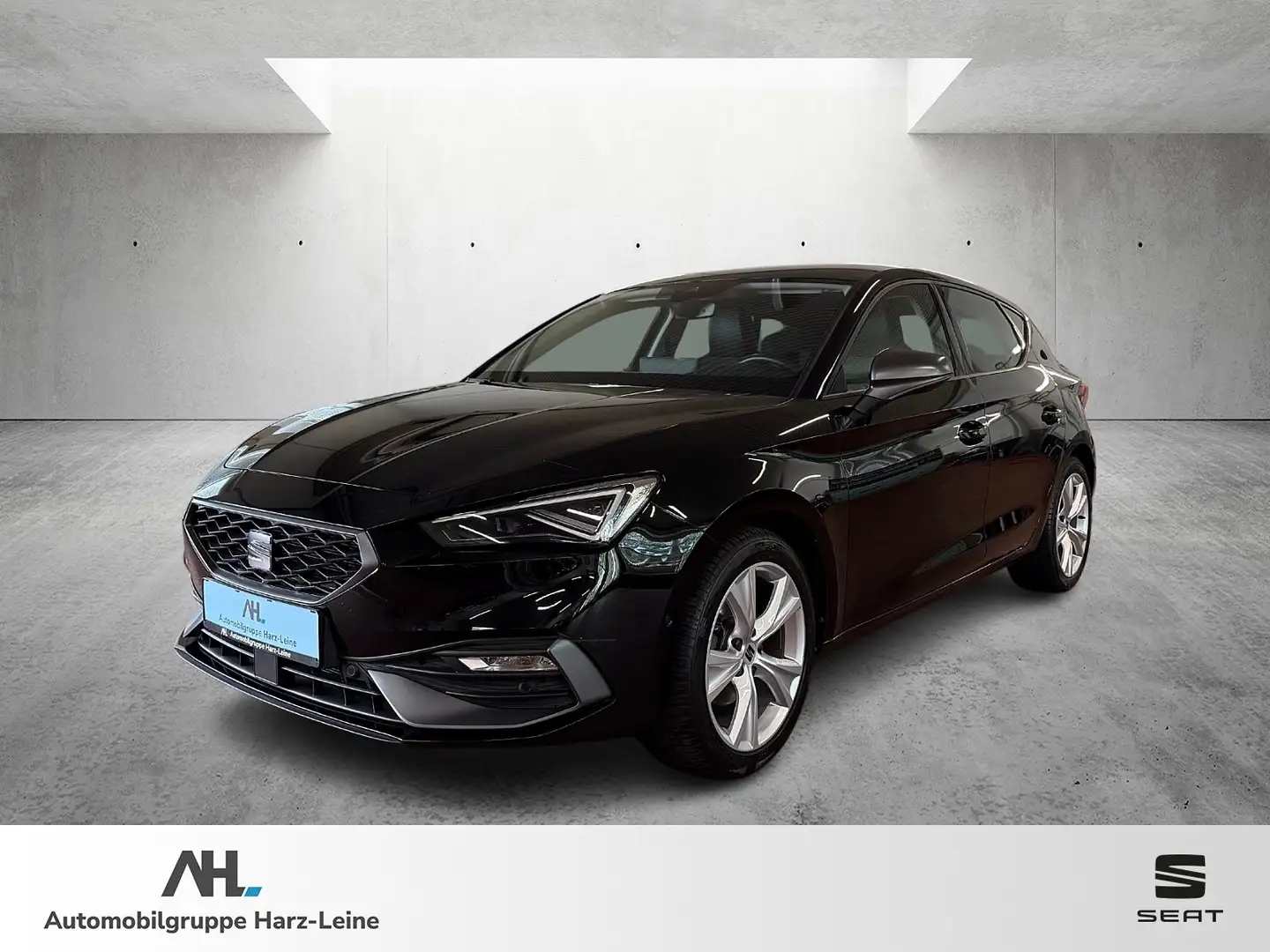 SEAT Leon 1.5 eTSI FR DSG Matrix Navi ACC RFK PDC Schwarz - 1