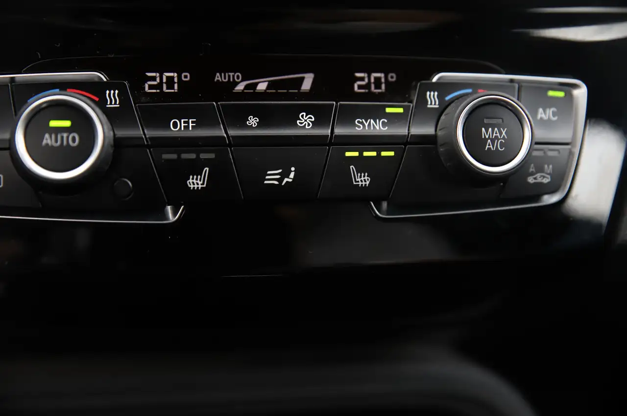 BMW X1 sDrive18 1.5iA LED Cruise Leder DAB Navi Zetelverwarming Ambient Lane Assist ..., миниатюра 19