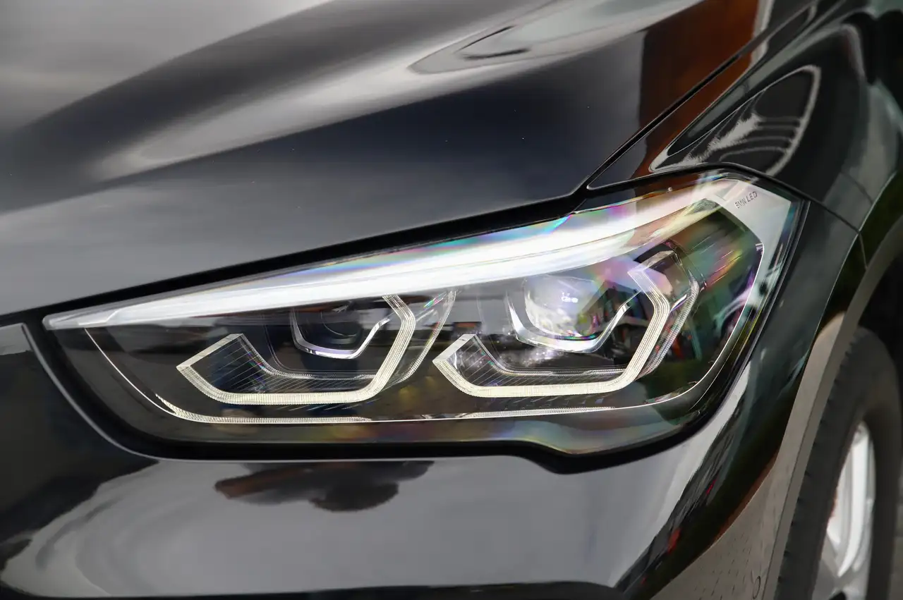 BMW X1 sDrive18 1.5iA LED Cruise Leder DAB Navi Zetelverwarming Ambient Lane Assist ..., миниатюра 6