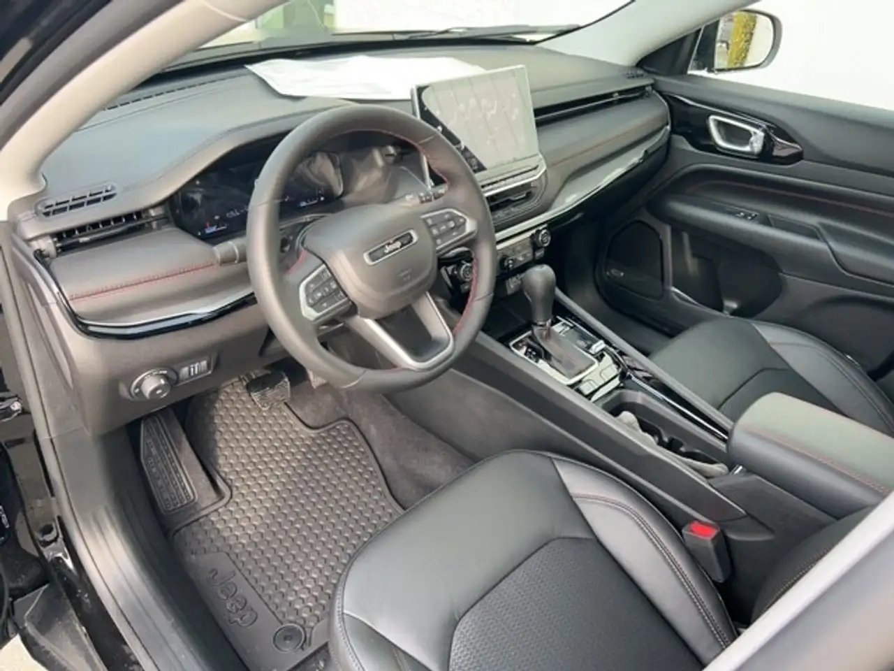 Jeep Compass photo Jeep Compass