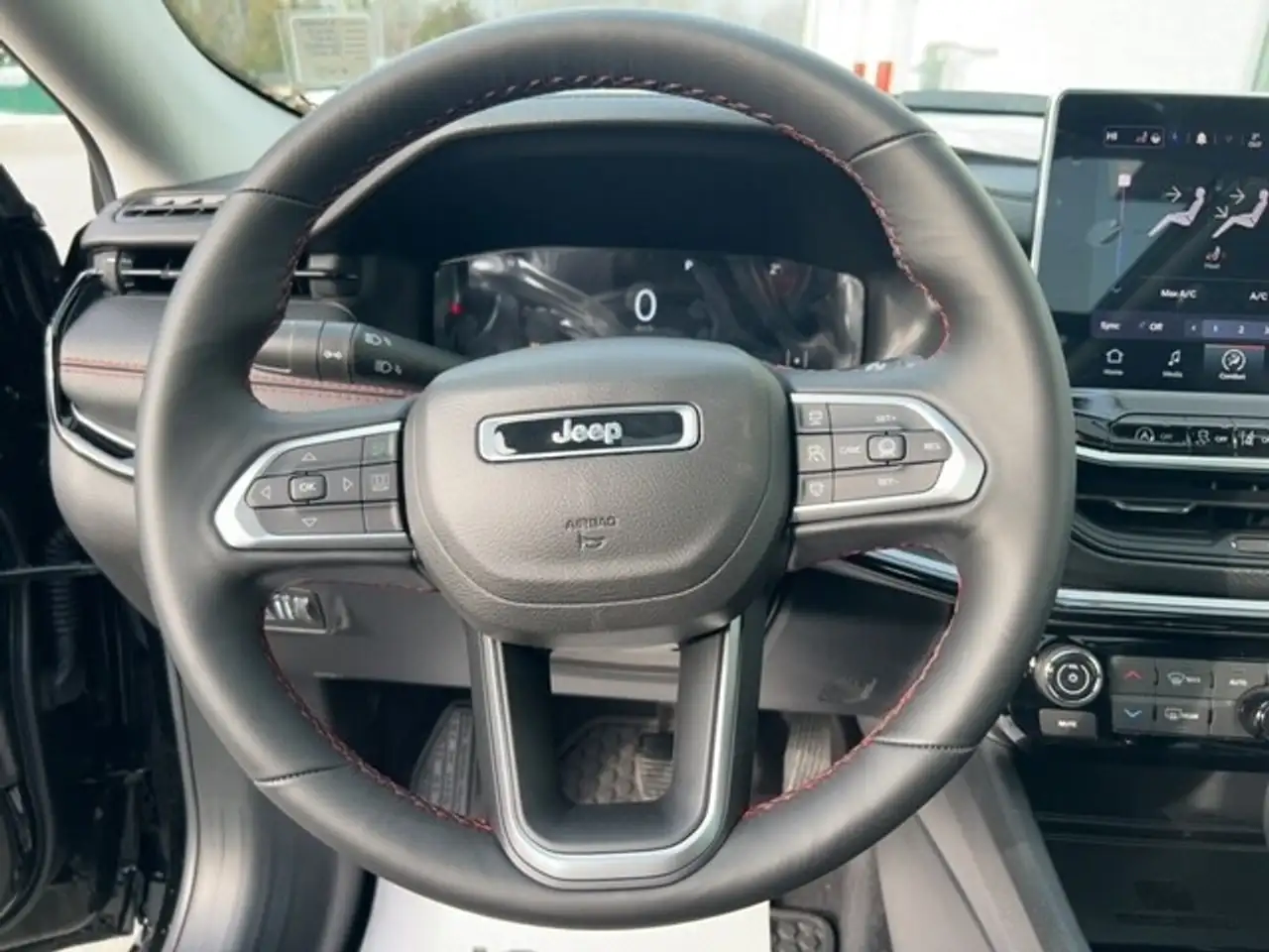 Jeep Compass photo Jeep Compass