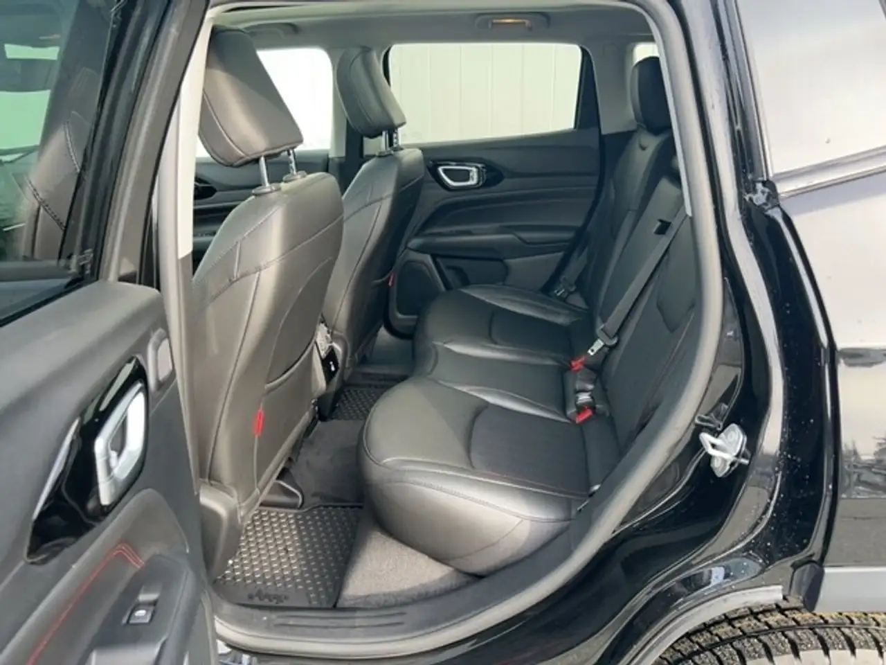 Jeep Compass photo Jeep Compass