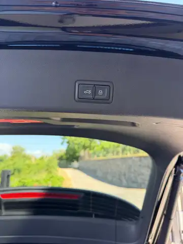 Audi Q3 view 10