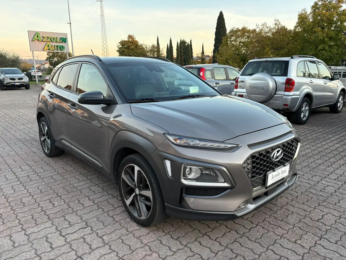 Hyundai KONA 1.0 T-GDI X POSSIBLE SI A NEOPATENTATI Gris - 1
