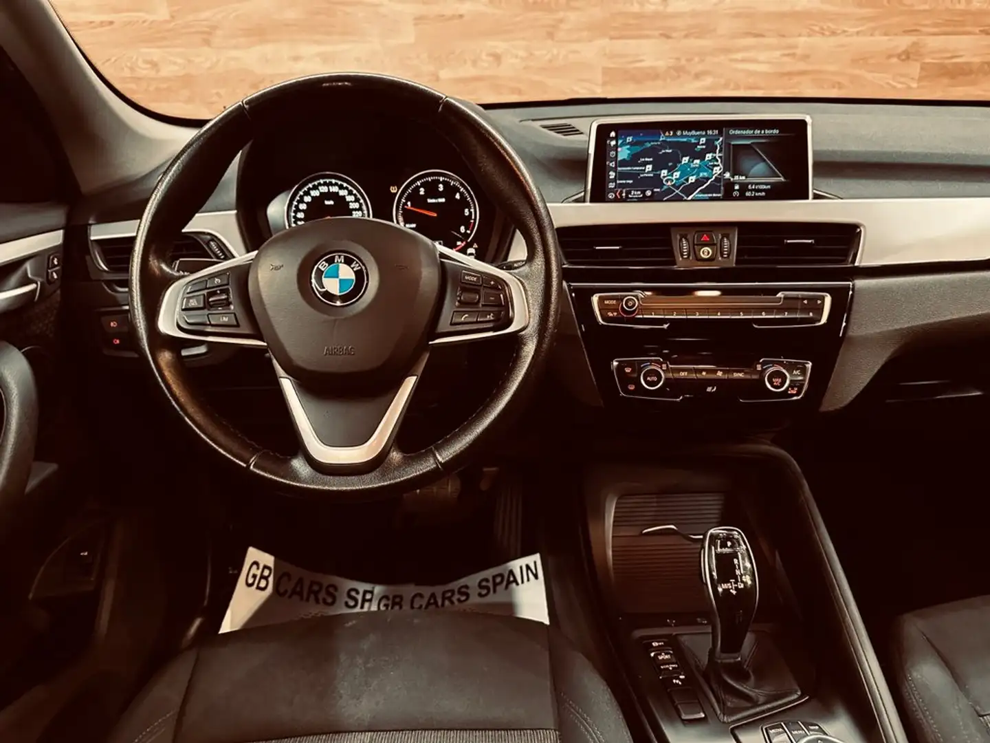 BMW X1 sDrive18d Blanc - 2