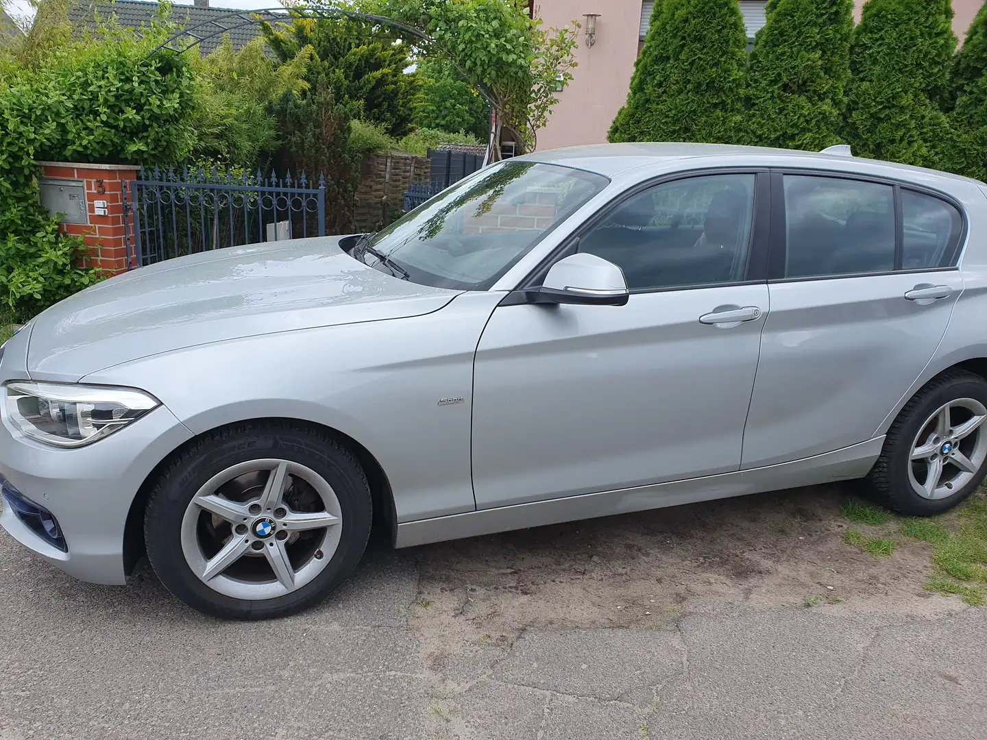 BMW 118 118i Aut. Sport Line Silber - 1