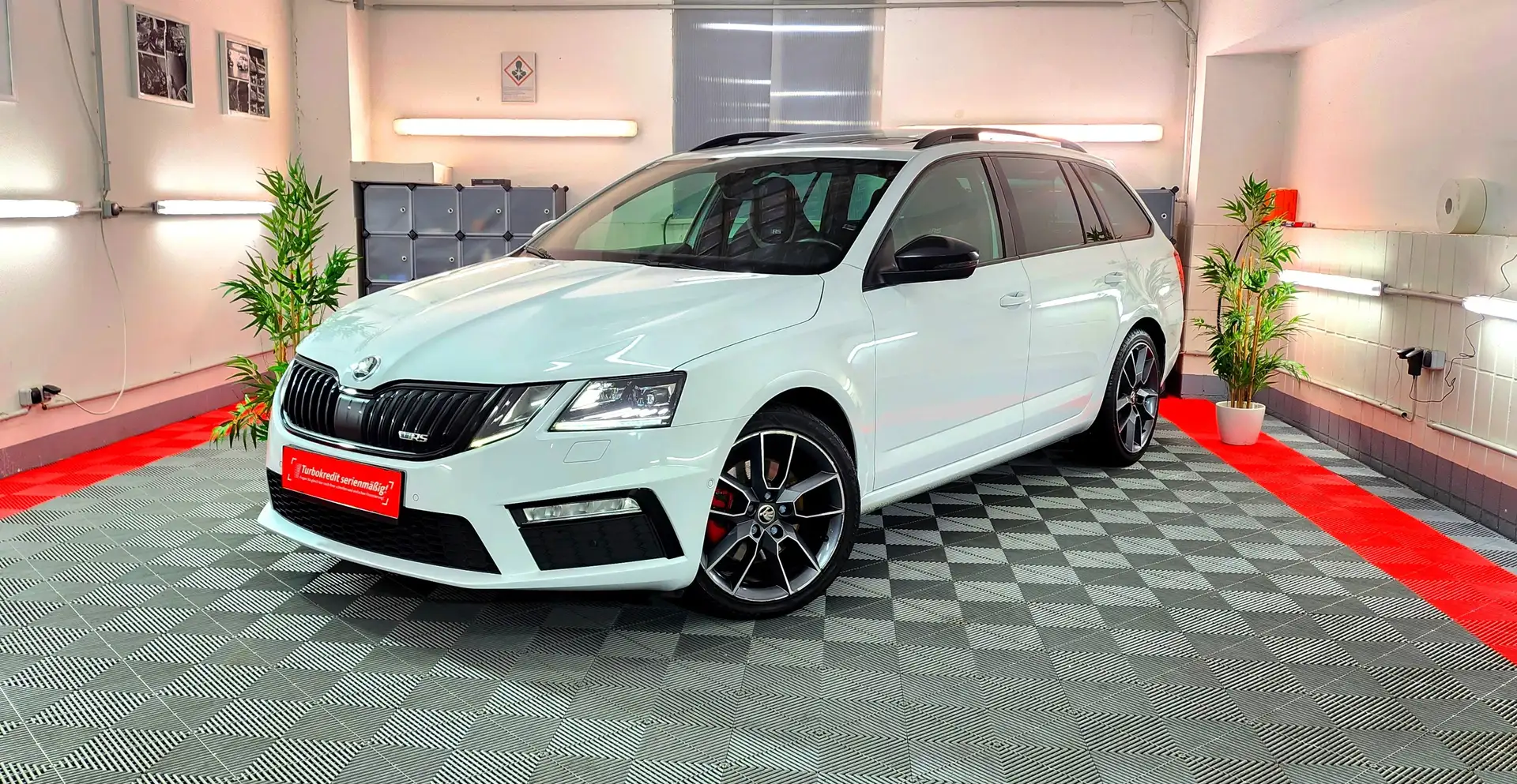 Skoda Octavia RS 2,0 TDI LED DSG Virtual Tacho Leder Panorama Weiß - 1