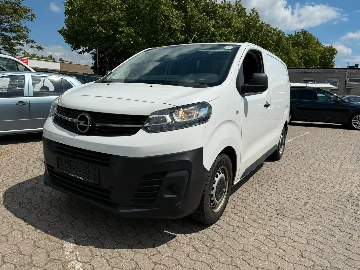 Opel Vivaro 1.5D Selection S*Tüv Neu*PDC*AHK*AC*MWST. Weiß - 1