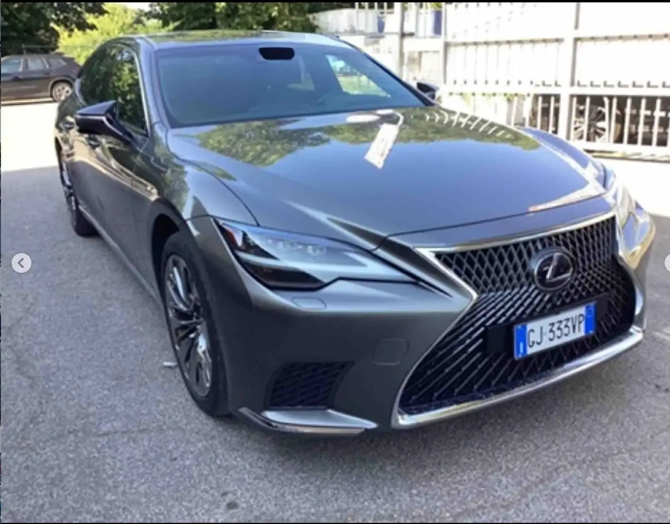 Lexus LS 500 LS V 500h 3.5 Luxury auto AWD - GJ333VP Silber - 2