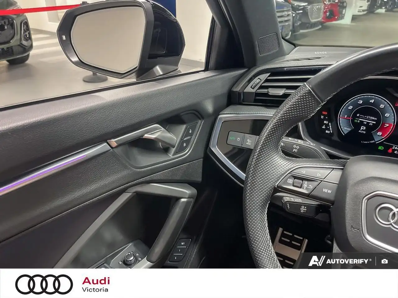 Audi Q3 photo Audi Q3