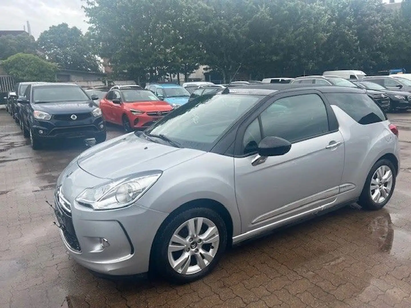 Citroen DS3 Cabrio SoChic *TÜV 03.2026* Grau - 1