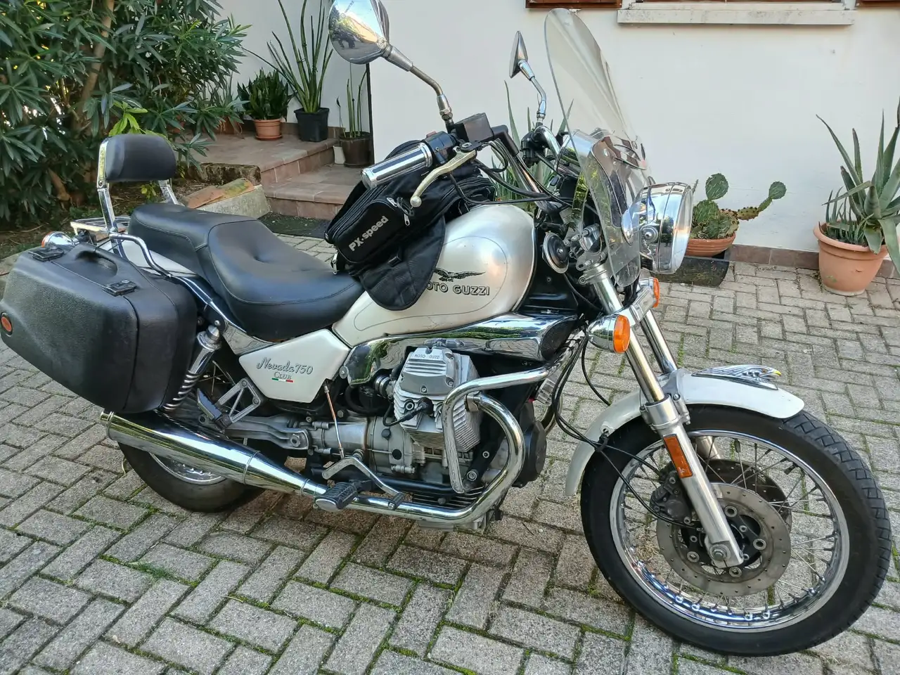 Moto Guzzi Nevada