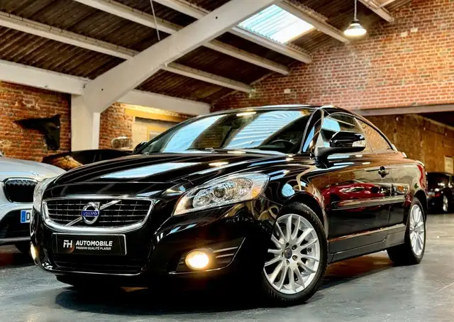 Volvo C70 Cabriolet 2.4L 140 ch Régulateur, Sièges chauffants Carnet et historique complet État remarquable