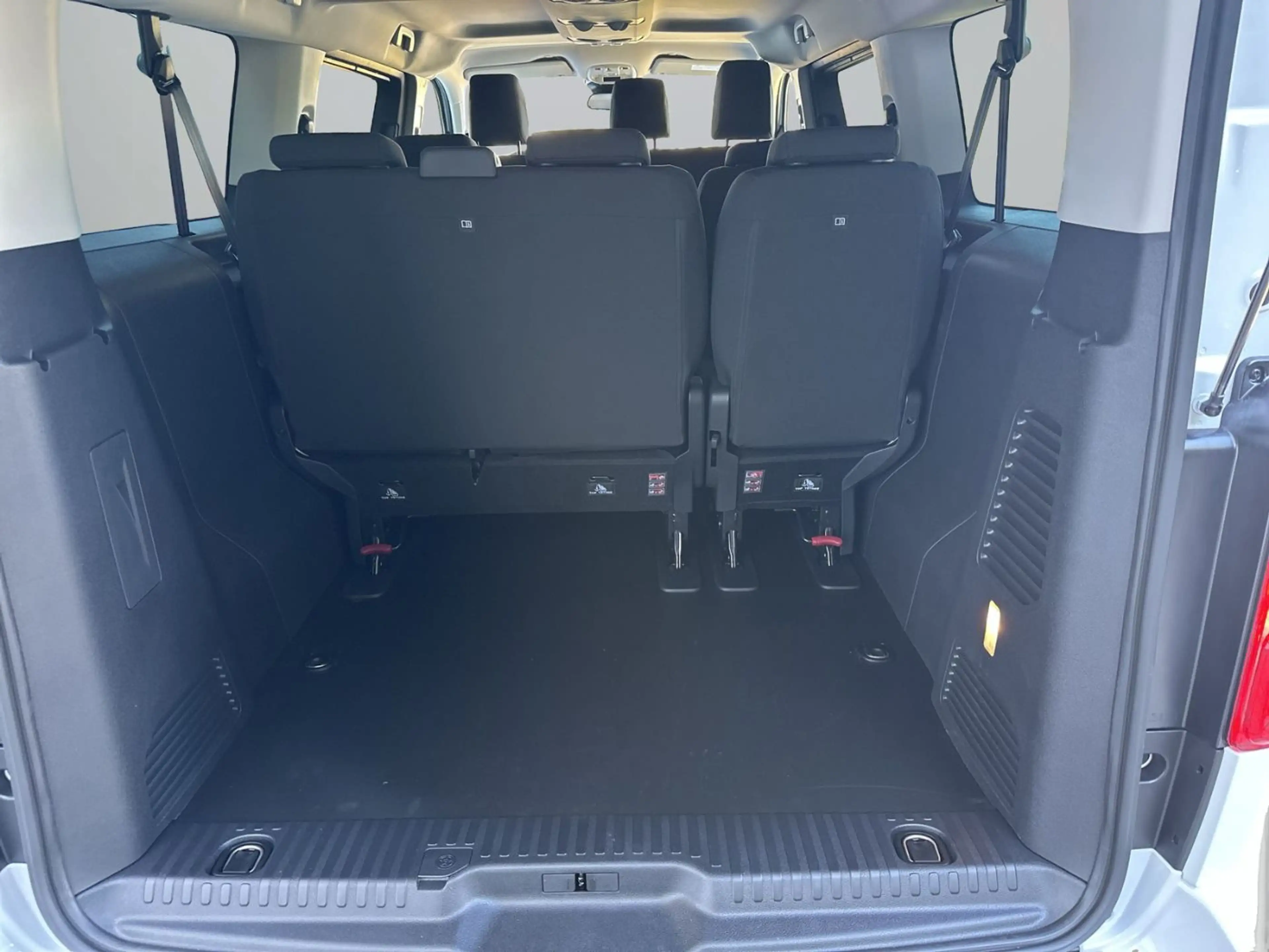 Peugeot Traveller 2.2 Diesel L3 ACTIVE LED+SHZ+Winterp. — photo 11