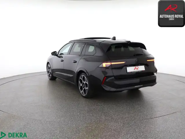 Opel Astra view 3