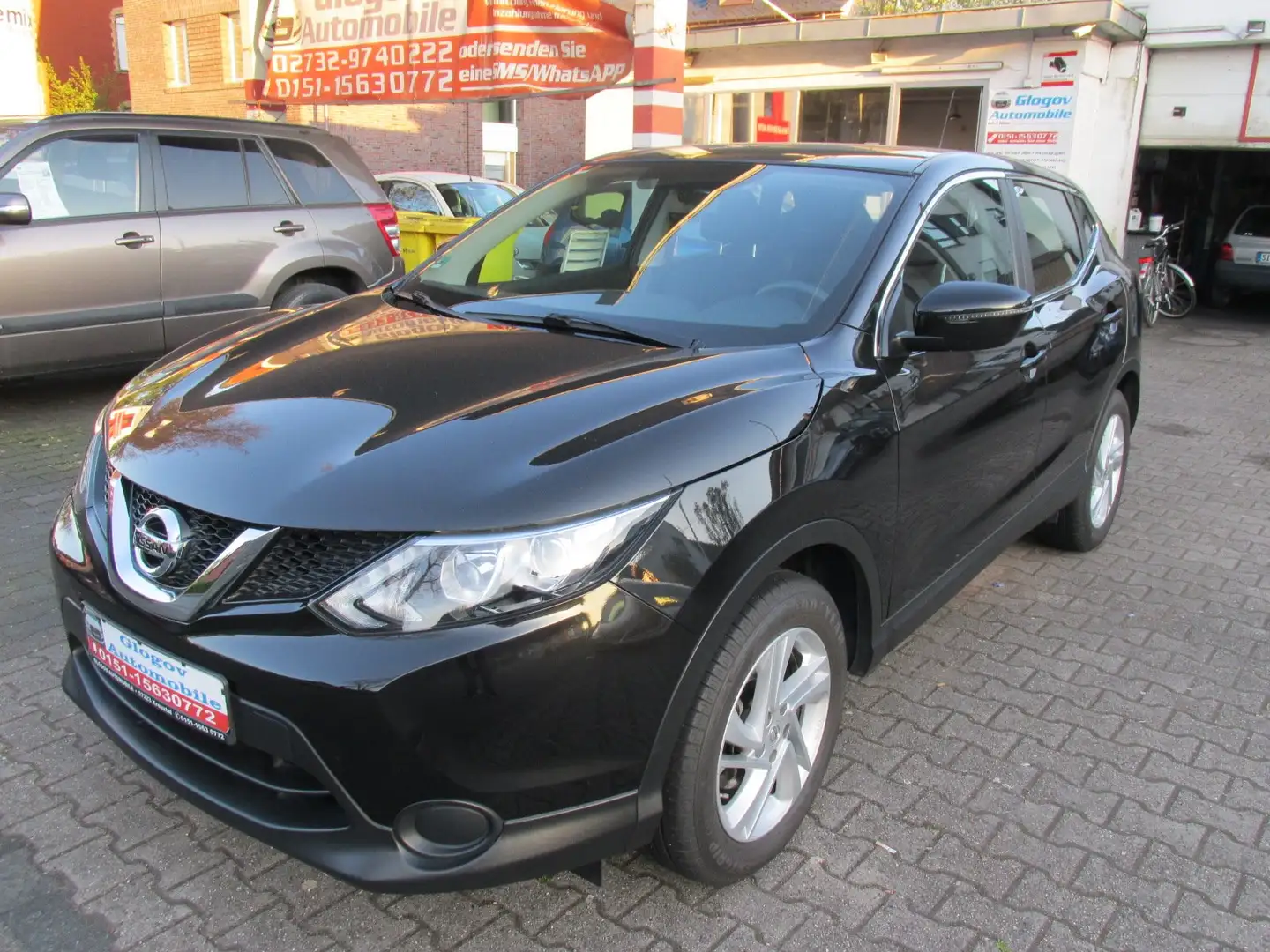 Nissan Qashqai 1.2 Visia*EURO 6*ERST 82.000 KM*2 JAHRE GARANTIE Schwarz - 1