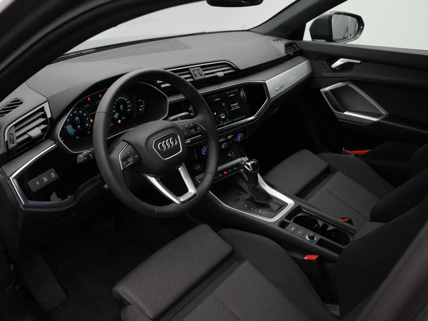 Audi Q3 Sportback 35 TFSI 150 pk S-tronic Advanced Edition Grijs - 2