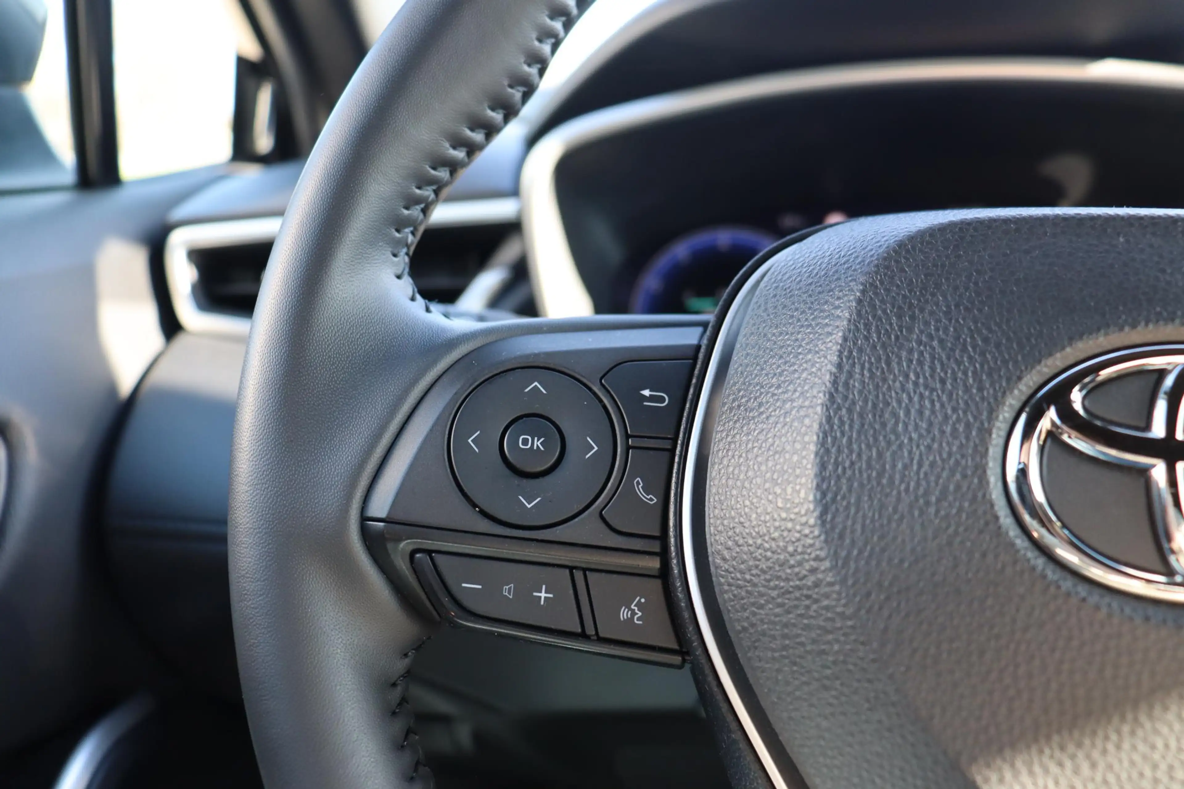 Toyota Corolla Cross 2.0 High Power Hybrid Active Apple carplay , Andro — photo 11
