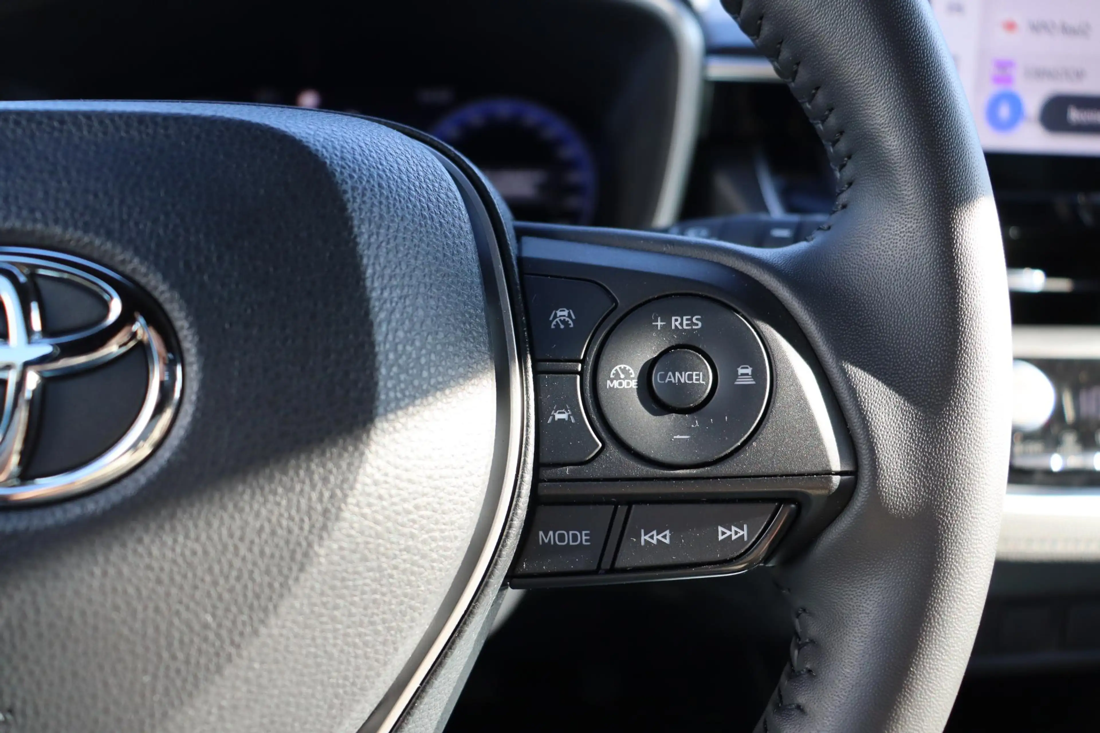 Toyota Corolla Cross 2.0 High Power Hybrid Active Apple carplay , Andro — photo 13