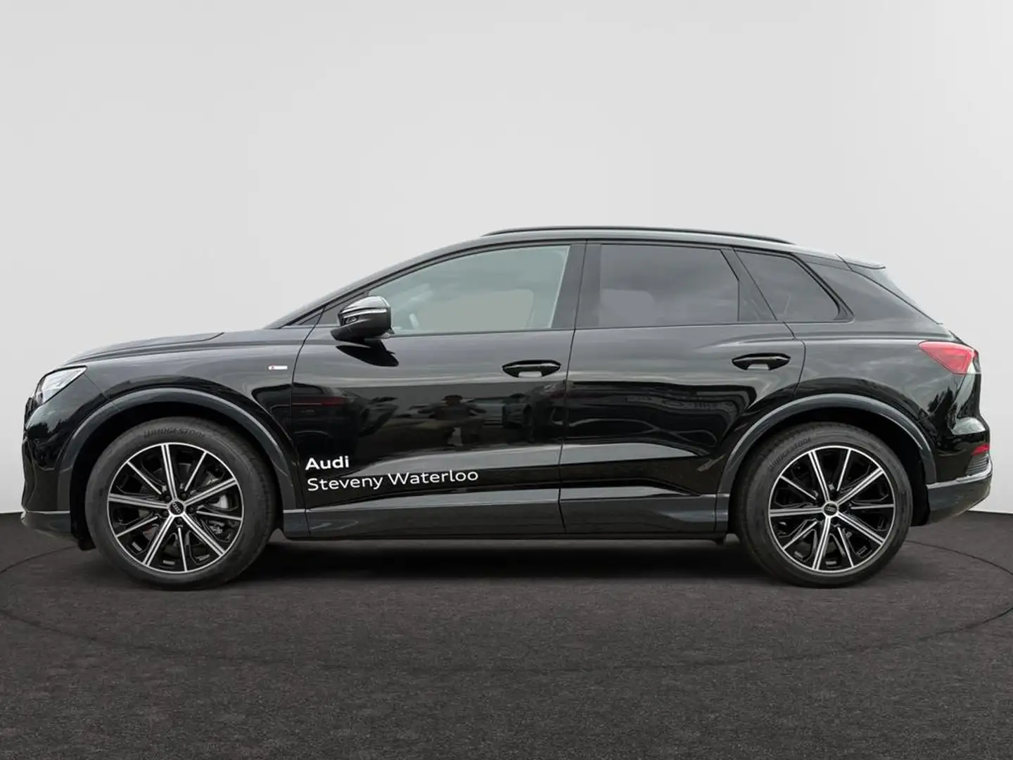 Audi Q4 e-tron e-Tron 82 kWh 45 Attraction Zwart - 2