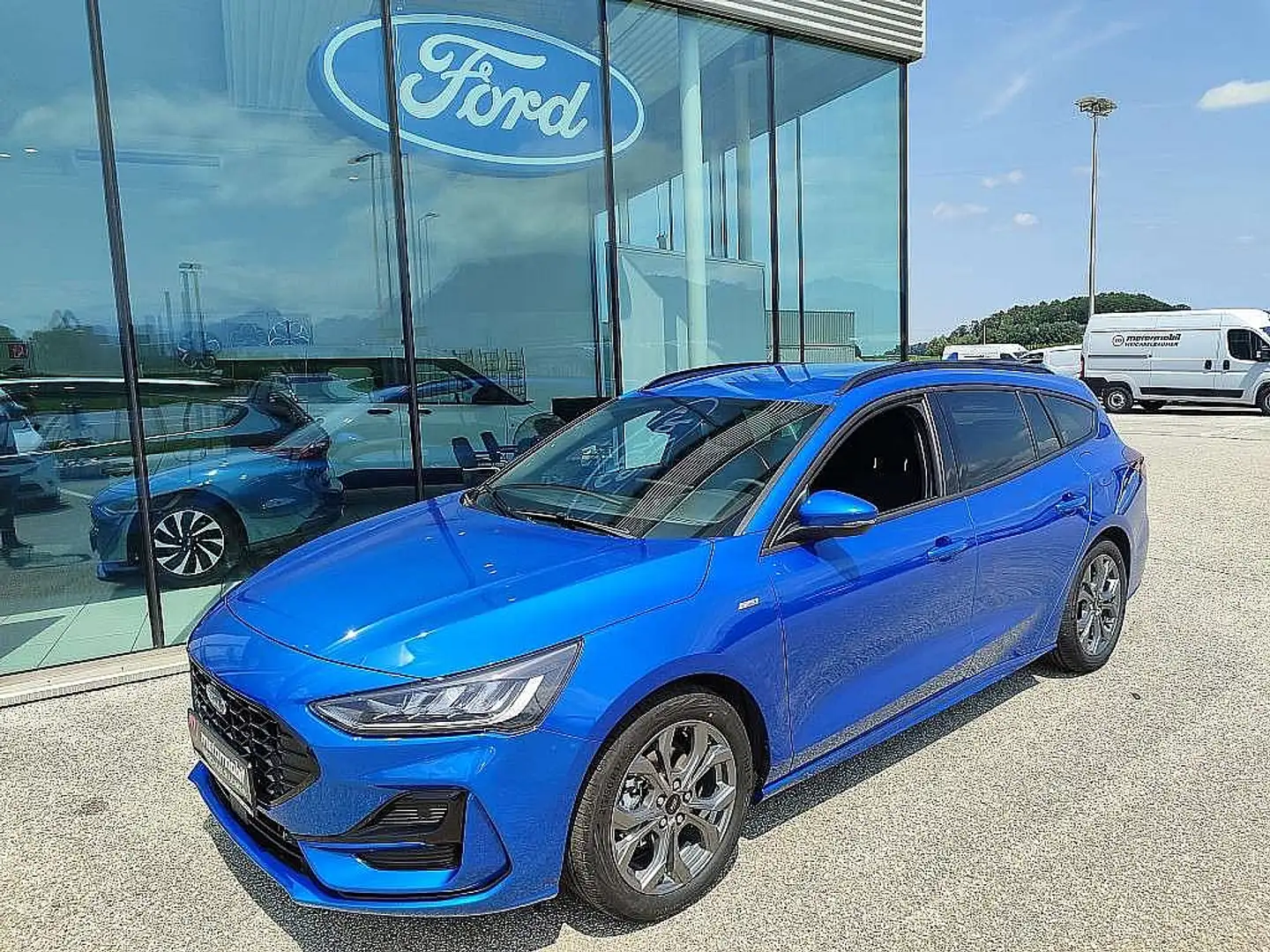 Ford Focus Turnier 1,0 EcoBoost Hybrid ST-Line Aut. Blau - 1