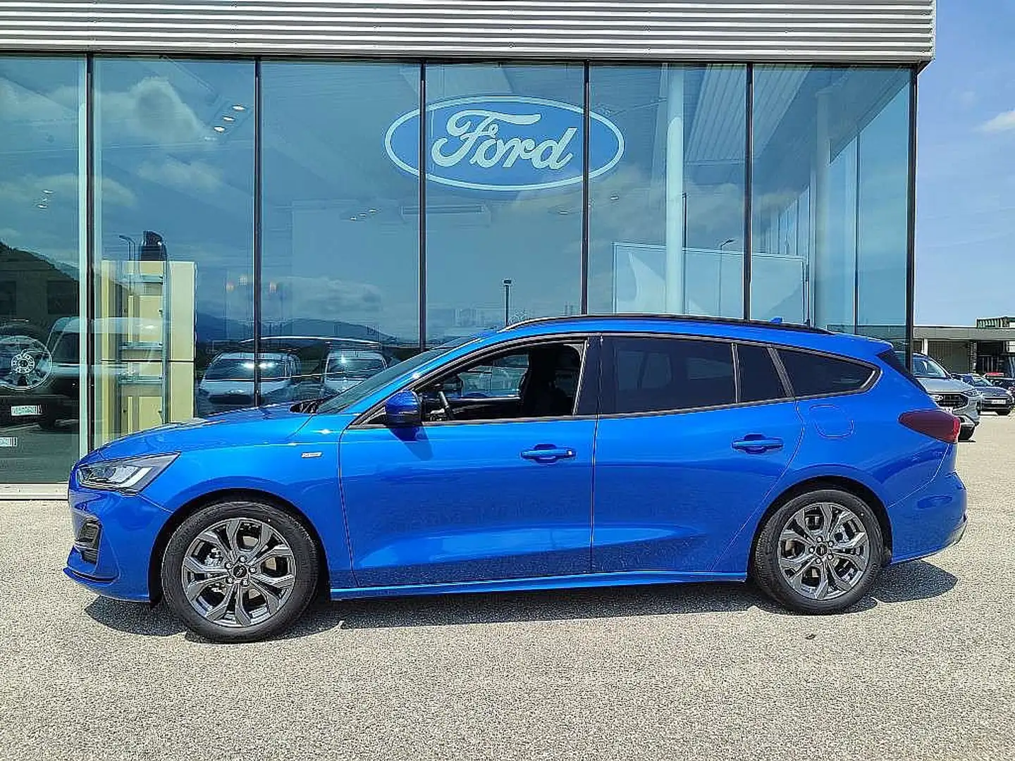 Ford Focus Turnier 1,0 EcoBoost Hybrid ST-Line Aut. Blau - 2