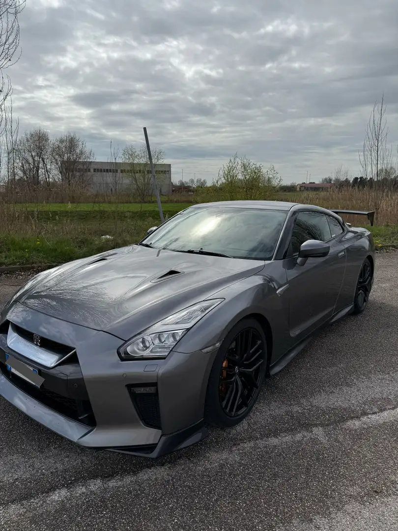 Nissan GT-R 3.8 V6 570cv auto - 1