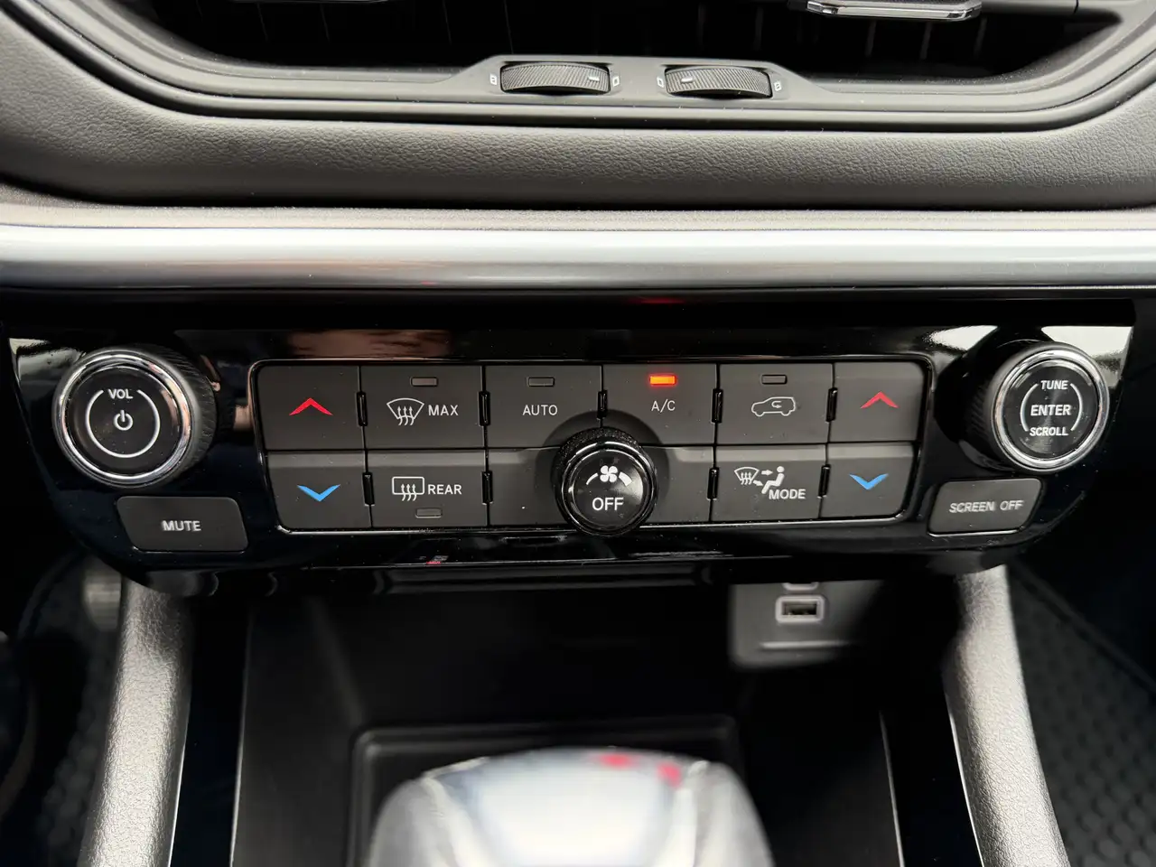 Jeep Compass 1.5T e-Hybrid Altitude Key less/360 Camera/Stoel e 19