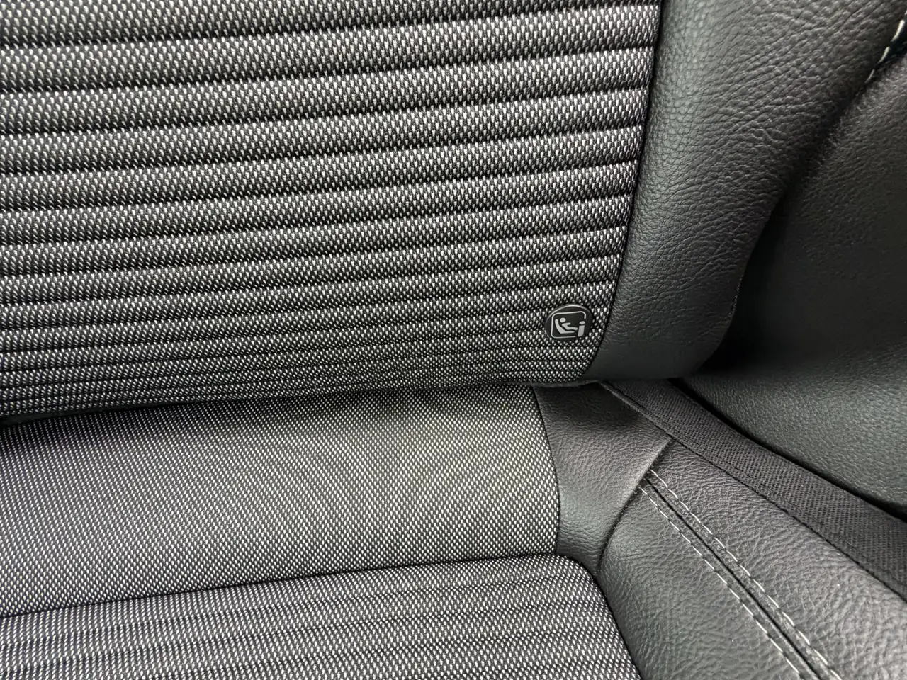 Jeep Compass 1.5T e-Hybrid Altitude Key less/360 Camera/Stoel e 31