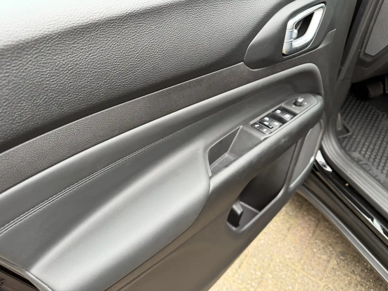 Jeep Compass 1.5T e-Hybrid Altitude Key less/360 Camera/Stoel e 14