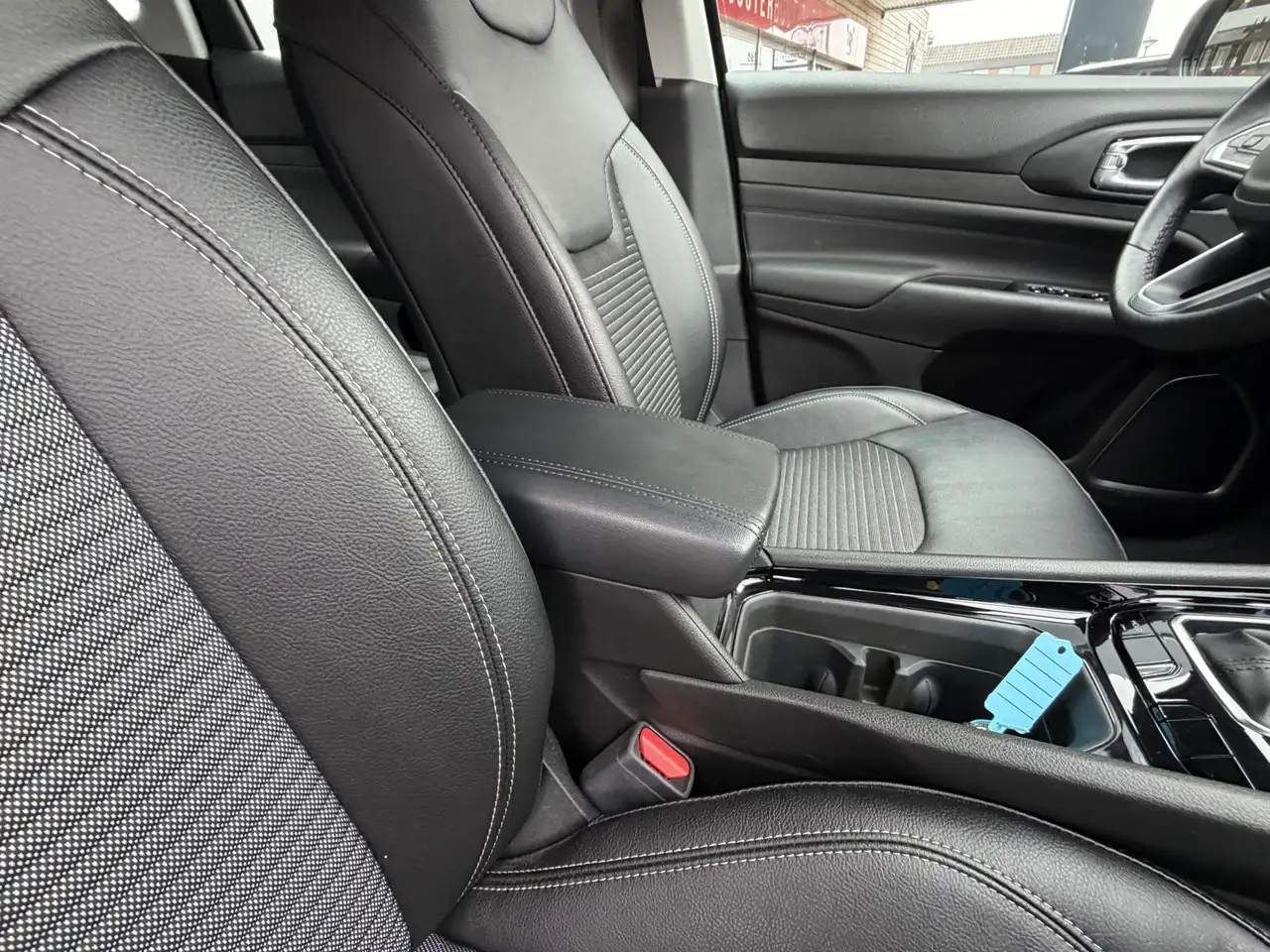 Jeep Compass 1.5T e-Hybrid Altitude Key less/360 Camera/Stoel e 40