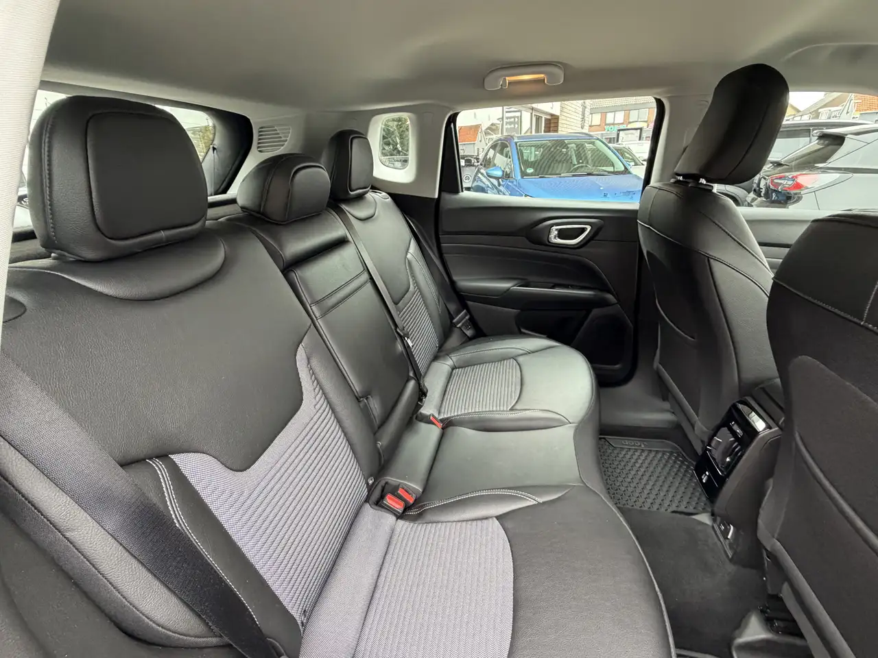 Jeep Compass 1.5T e-Hybrid Altitude Key less/360 Camera/Stoel e 38