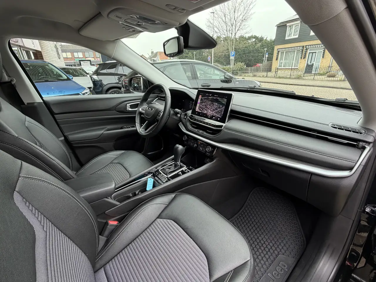 Jeep Compass 1.5T e-Hybrid Altitude Key less/360 Camera/Stoel e 39