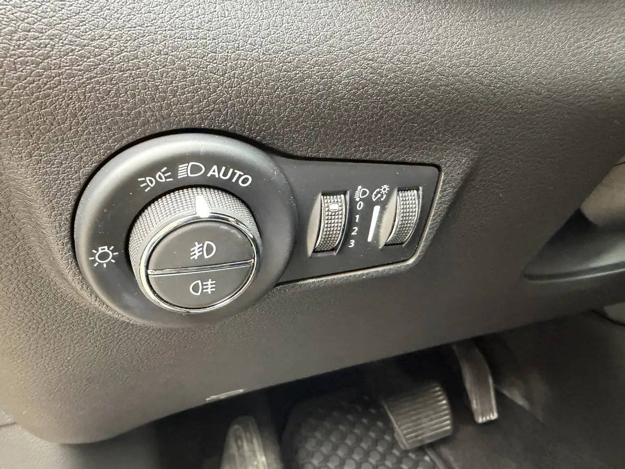 Jeep Compass 1.5T e-Hybrid Altitude Key less/360 Camera/Stoel e 16