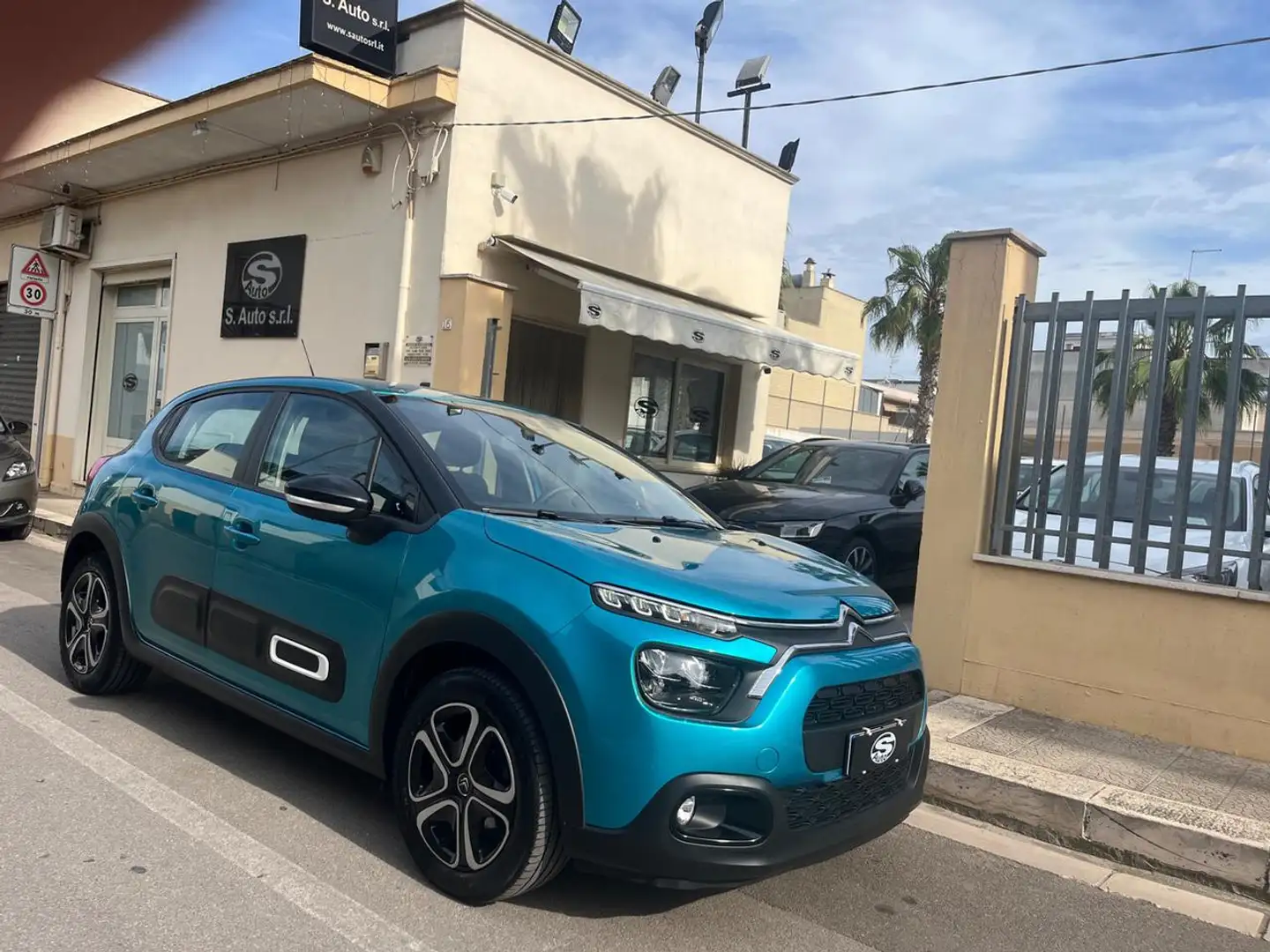 Citroen C3 1.2 83 Shine *28300km* Bleu - 1