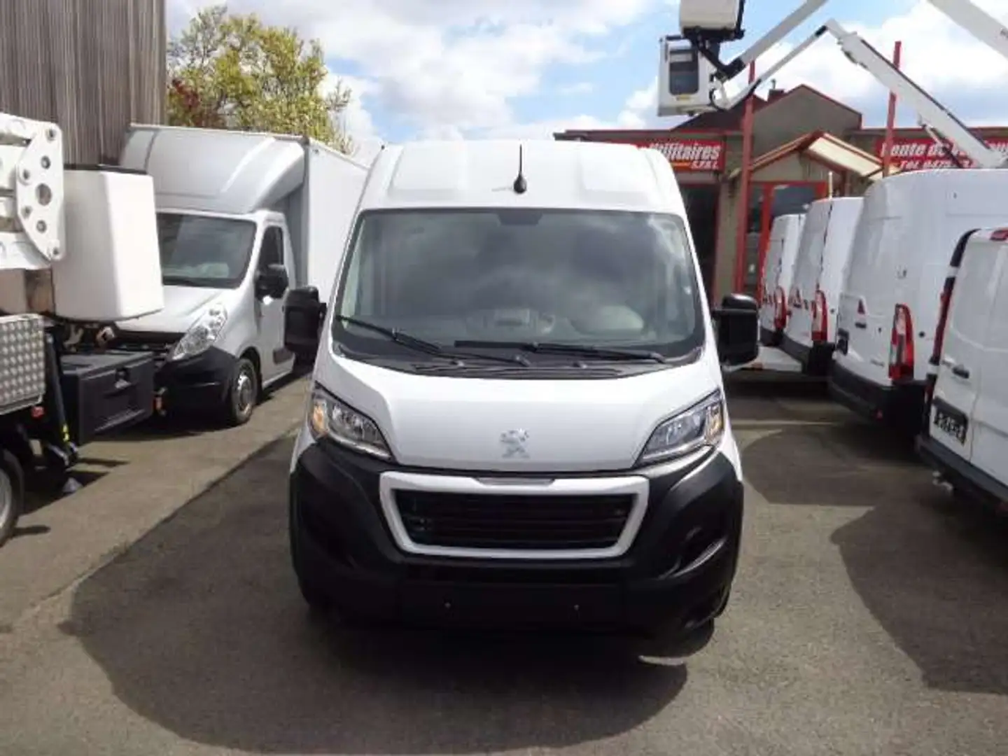 Peugeot Boxer L2H2 26850€ HTVA Blanc - 2